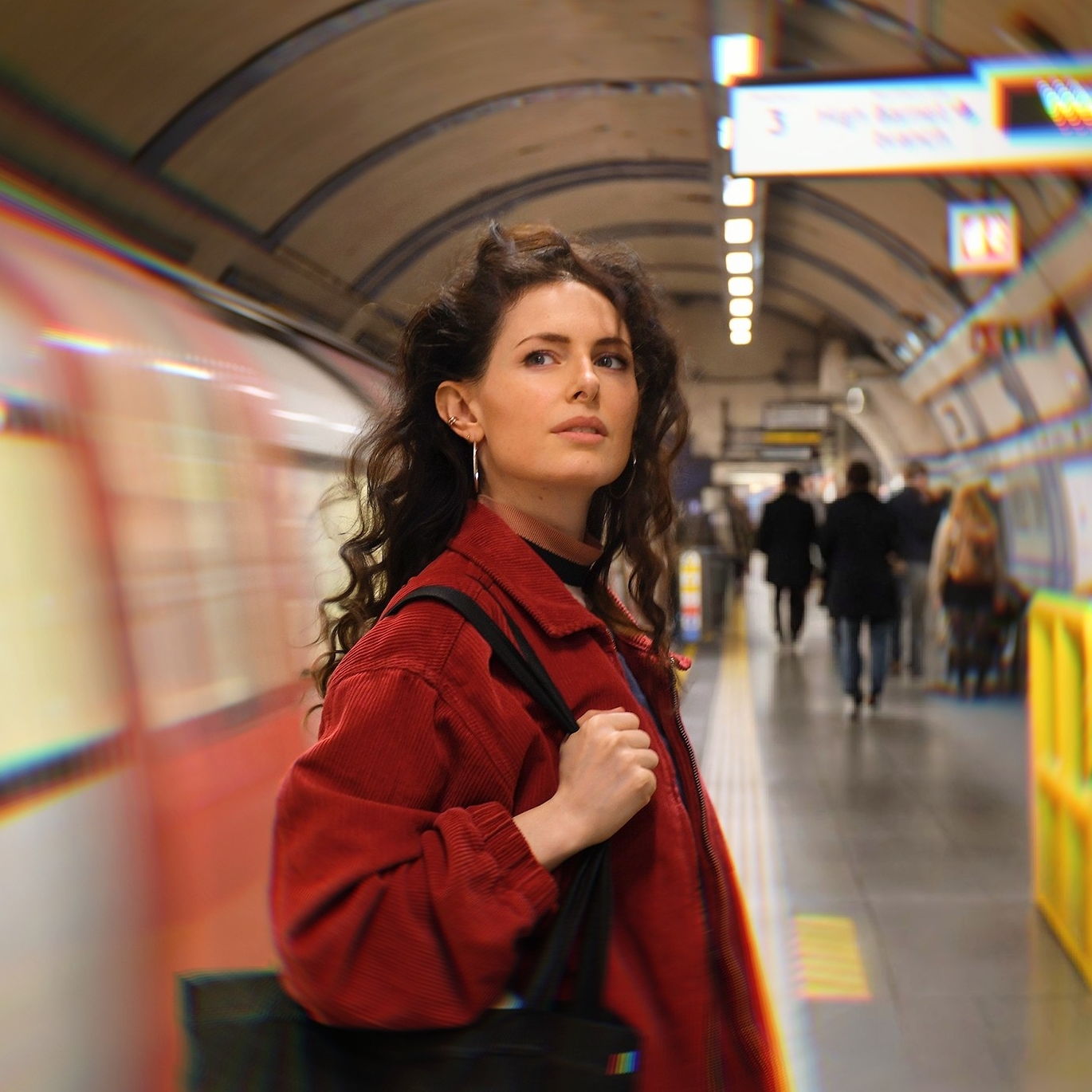 new music brighter suns Phoebe Garratt one woman band
